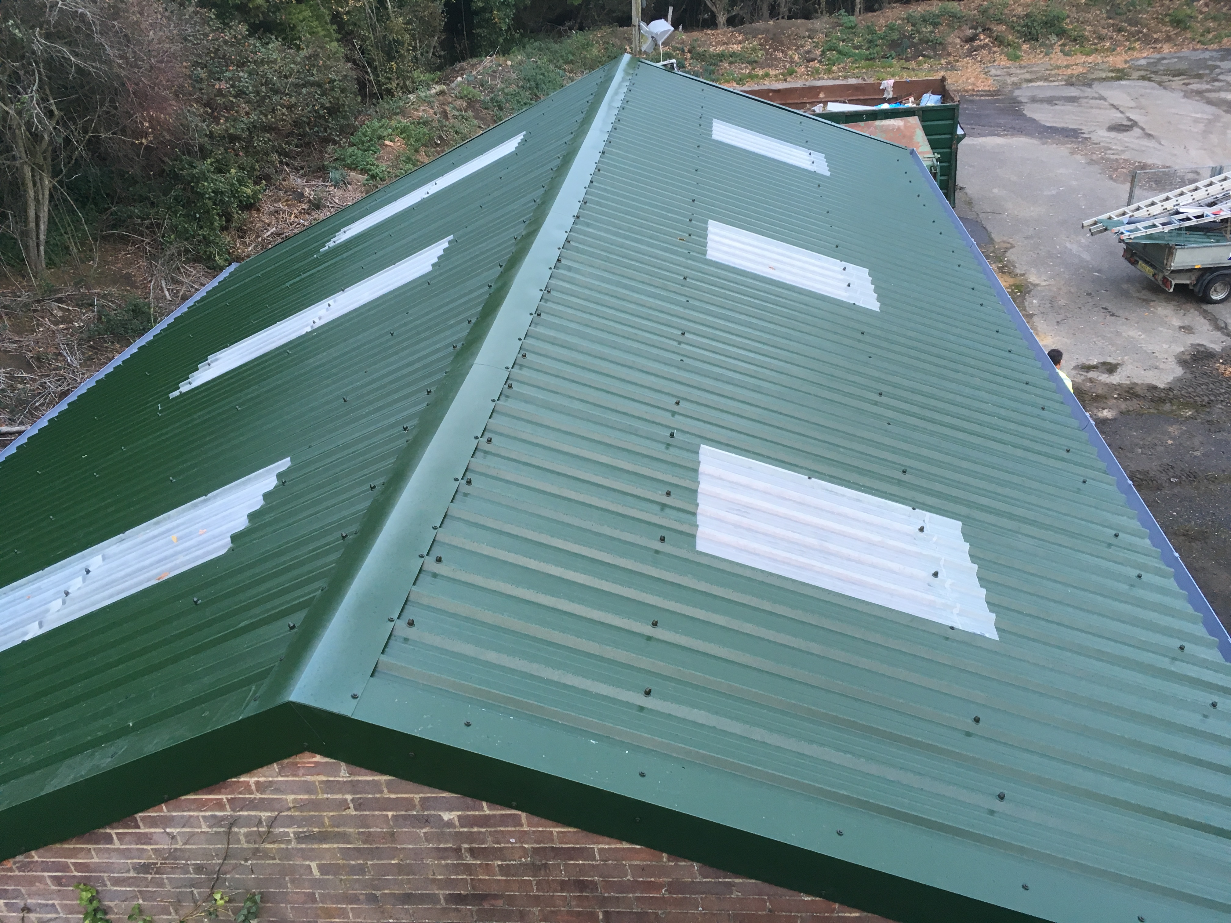 Metal sheeting installation